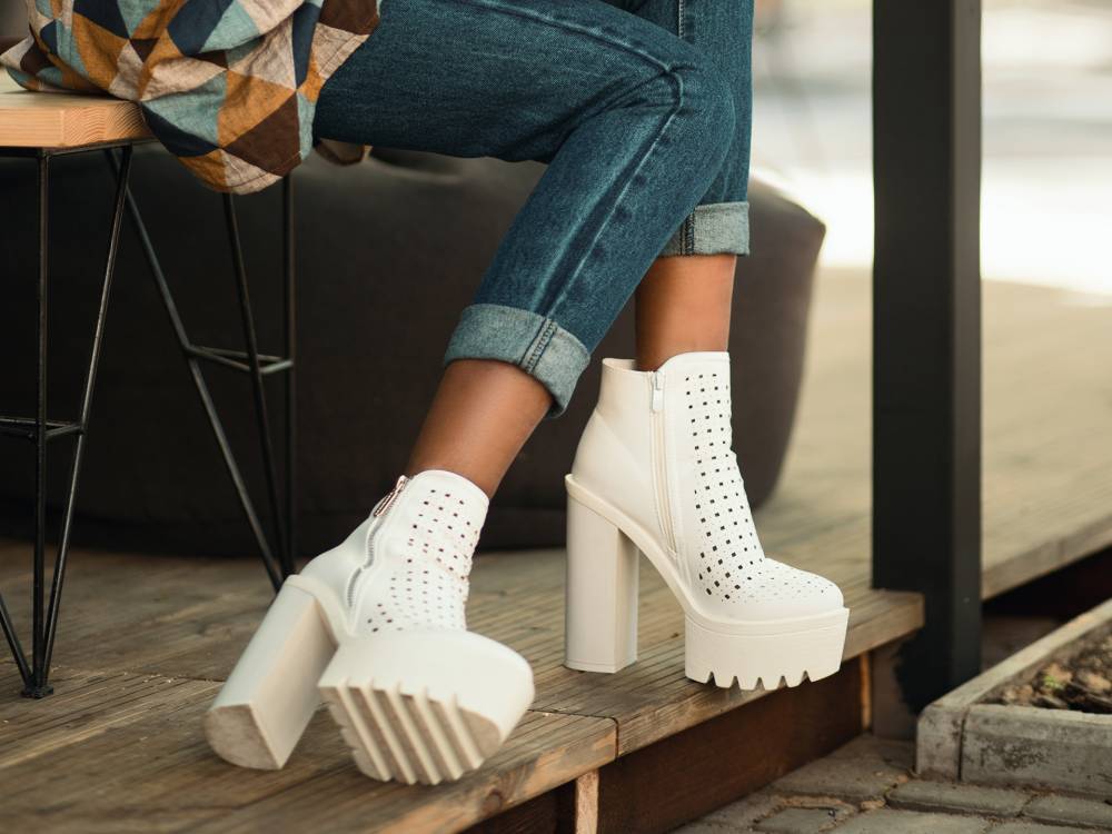 boutique-chaussure-lapierrebleue-hossegor.jpg